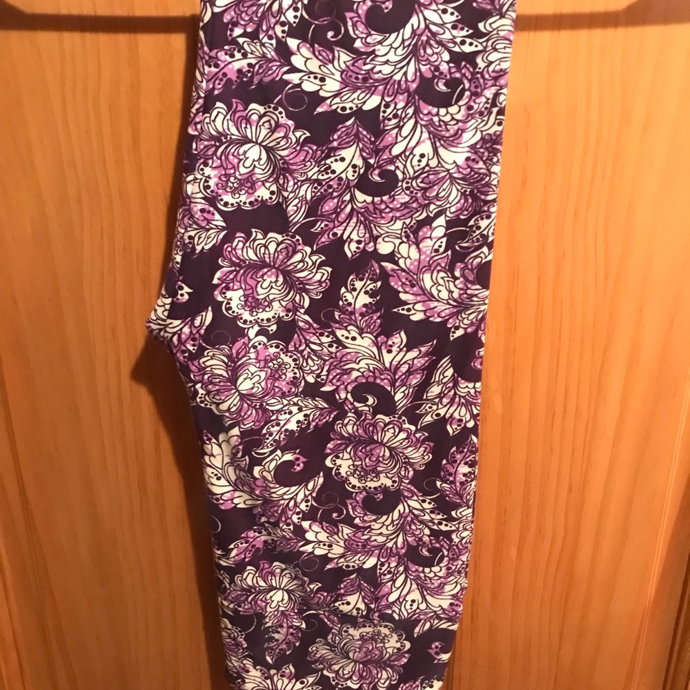 NWT OS LLR Purple & Cream Floral Print Leggings
